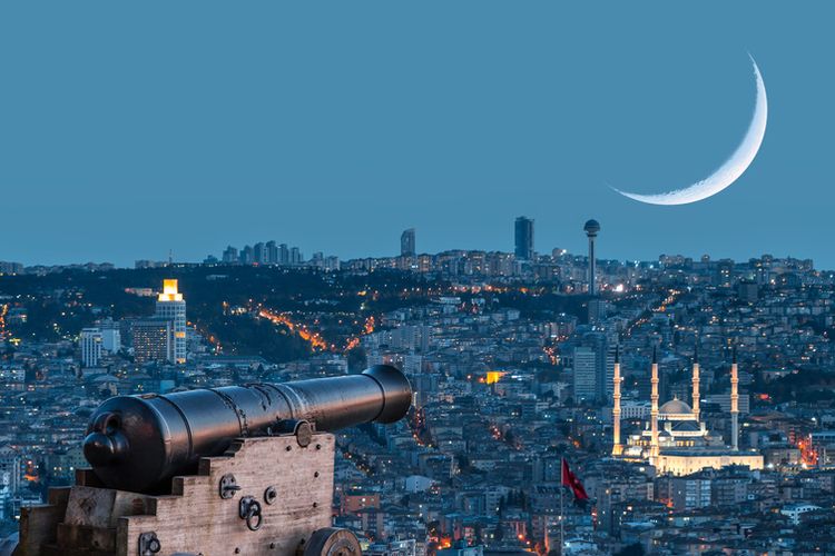 Mengenal Meriam Ramadhan, Tradisi Unik dari Timur Tengah