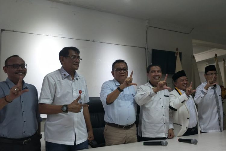 DPD Gerindra DKI Jakarta dan DPW PKS DKI Jakarta seusai konferensi pers tentang kursi wakil gubernur DKI Jakarta di kantor DPD Gerindra DKI, Jalan Letjend Suprapto, Kemayoran, Jakarta Pusat, Senin (5/11/2018).