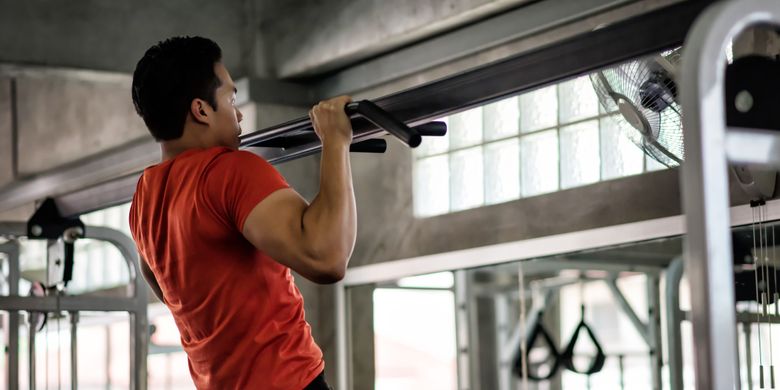 Salah satu bentuk latihan meningkatkan kekuatan otot tungkai adalah