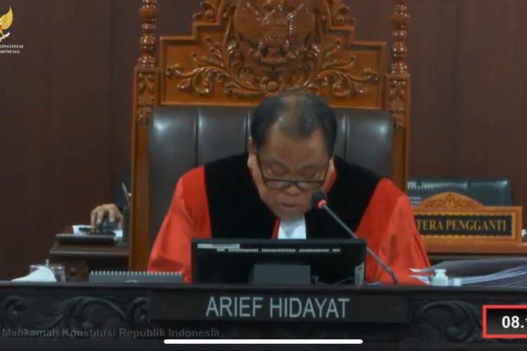 Hakim Konstitusi Arief Hidayat marah karena komisioner Komisi Pemilihan Umum (KPU) tidak menghadiri sidang sengketa Pilpres panel III di Gedung Mahkamah Konstitusi (MK), Jakarta Pusat, Kamis (2/5/2024). 