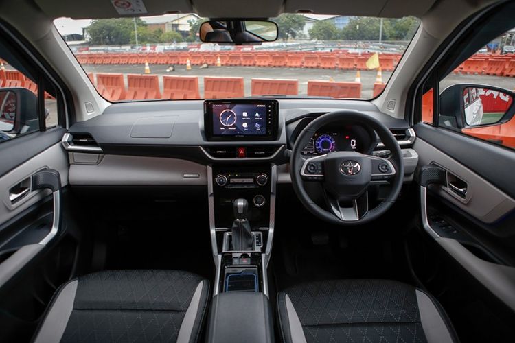 Toyota All New Veloz tampak lebih premium, mulai dari visual yang lebih berani dan terlihat mewah hingga penyematan fitur-fitur canggih pada mobil 