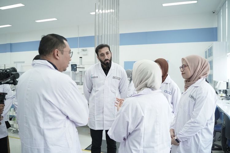 Ustaz Nouman Ali Khan mengunjungi kantor ParagonCorp dalam kunjungan spesial bertajuk Paragon Special with Nouman Ali Khan&rdquo; beberapa waktu lalu. 