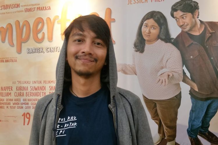 Fiersa Besari dalam jumpa pers peluncuran soundtrack film Imperfect di kawasan Sarinah, Jakarta Pusat, Selasa (29/10/2019).