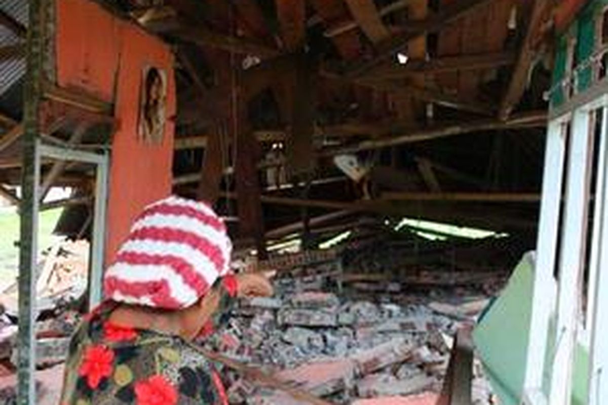 Rumah Anikson Teman, warga Desa Limbato, Kecamatan Tolinggula, Kab Gorontalo Utara, hancur berantakan akibat gempa.