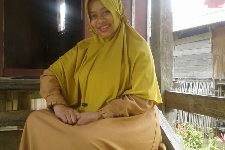 Andi Sri Rahayu (29) seorang guru asal Desa Sapobonto, Kecamatan Bulukumpa