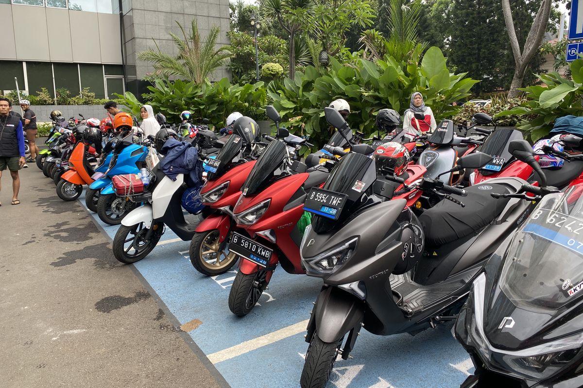 Sunmori khusus pengguna motor listrik, rutin diadakan dengan agenda keliling Jakarta