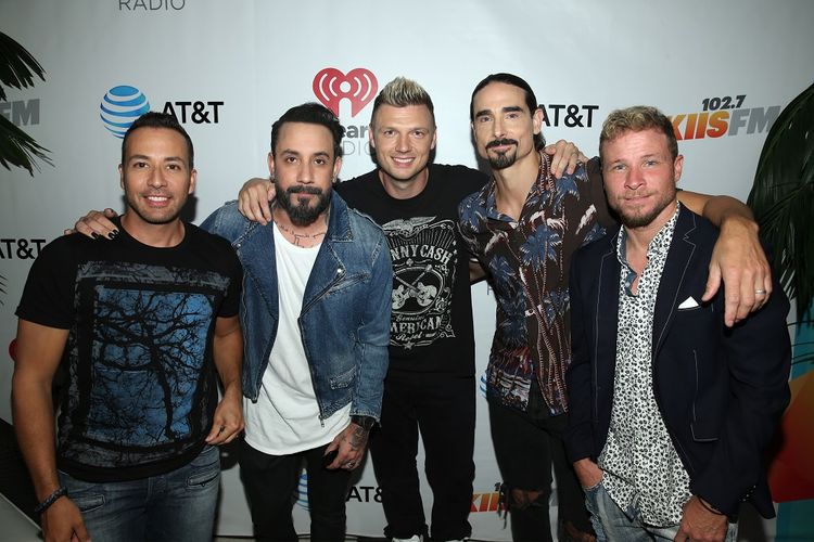 (Dari kiri) Howie Dorough, AJ McLean, Nick Carter, Kevin Richardson, dan Brian Littrell dari Backstreet Boys menjadi salah satu penampil 2018 iHeartRadio Wango Tango by AT&T at Banc of California Stadium yang digelar di Los Angeles, Sabtu (2/6/2018).