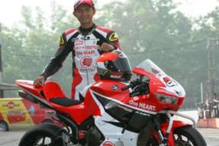 Pebalap Astra Honda Motor (AHM), Dimas Ekky Pratama. 