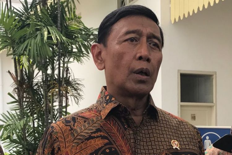 Menteri Koordinator Politik Hukum dan Keamanan Wiranto.