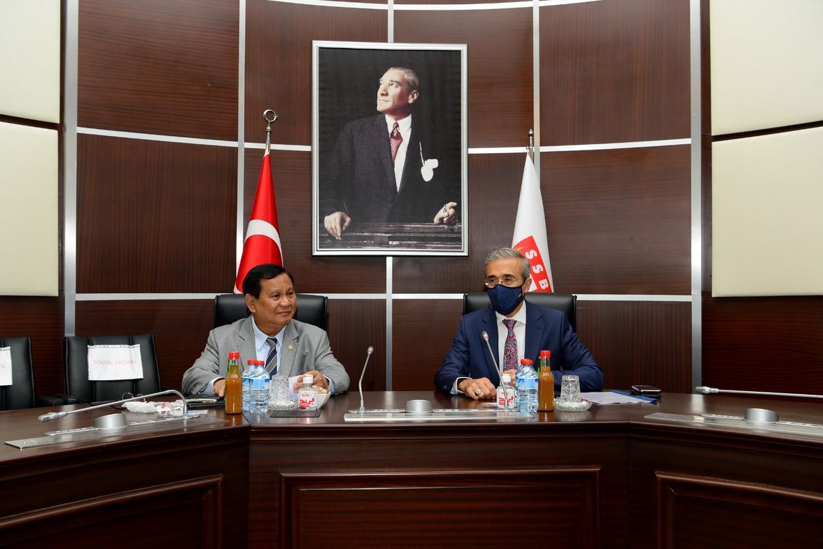 Menteri Pertahanan (Menhan) Prabowo Subianto melakukan pertemuan dengan Presiden Industri Pertahanan Turki, Ismail Demir di Kota Ankara, Turki.