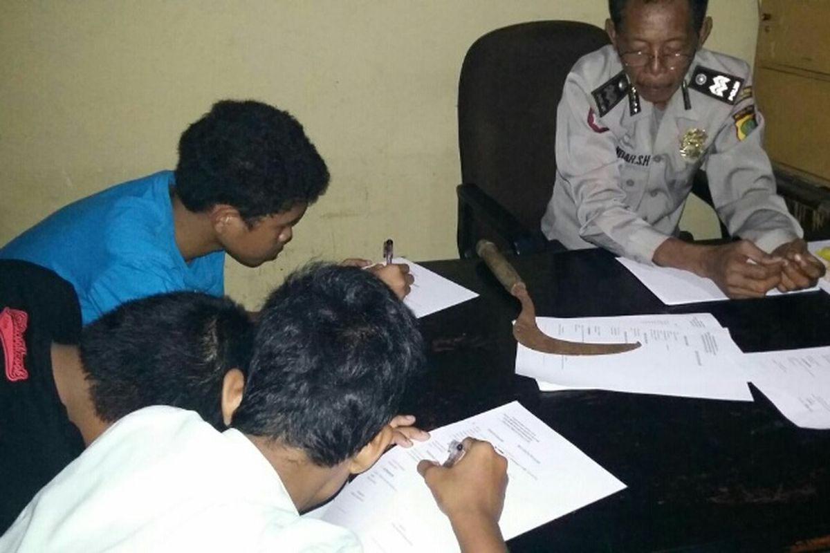 Sejumlah pelajar yang hendak tawuran di Kebayoran Baru diciduk polisi, Jumat (6/10/2017) malam.