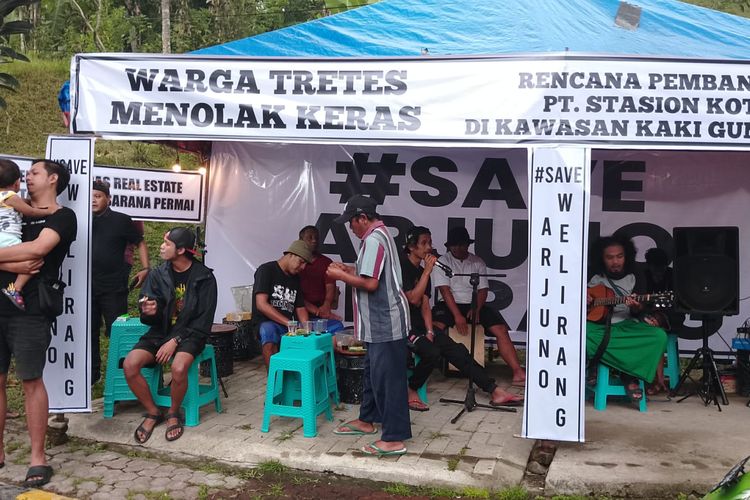 Aksi warga di tiga kelurahan Kecamatan Prigen, Kabupaten Pasuruan yang menolak adanya pembangunan real estate di kawasan lereng Gunung Arjuno Welirang yang dapat memicu perusak alam, Sabtu (25/10/2025) 