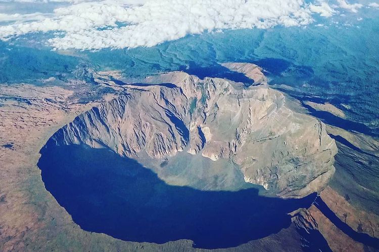 Status Aktivitas Gunung Tambora Naik ke Level Waspada sejak Selasa