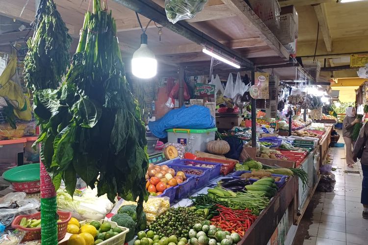 Harga bahan pokok naik di Pasar Tomang Barat 