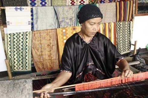 Tenun Sukarara yang Menjadi Andalan Lombok