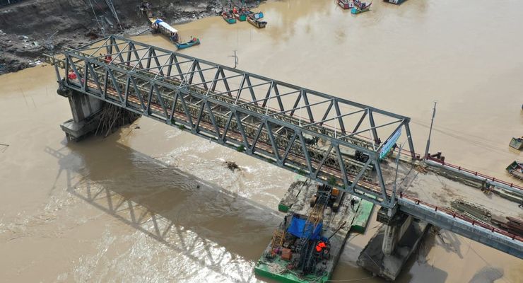 Meski Tuntas Dipasang, Jembatan Bailey Krueng Beutong Belum Dibuka 