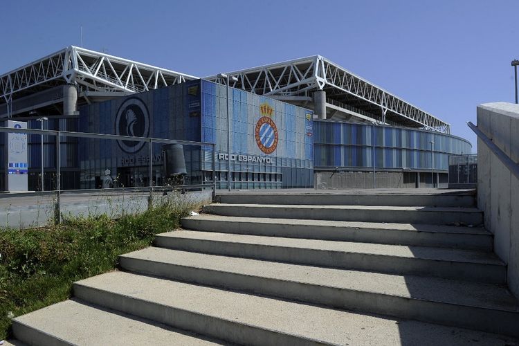 Pemandangan Stadion Cornella-El Prat dari luar. Stadion ini adalah markas RCD Espanyol.
