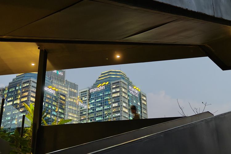Hasil foto Realme GT 7 Dream Edition saat sore hari menggunakan kamera utama 50 MP (f/1.8)
