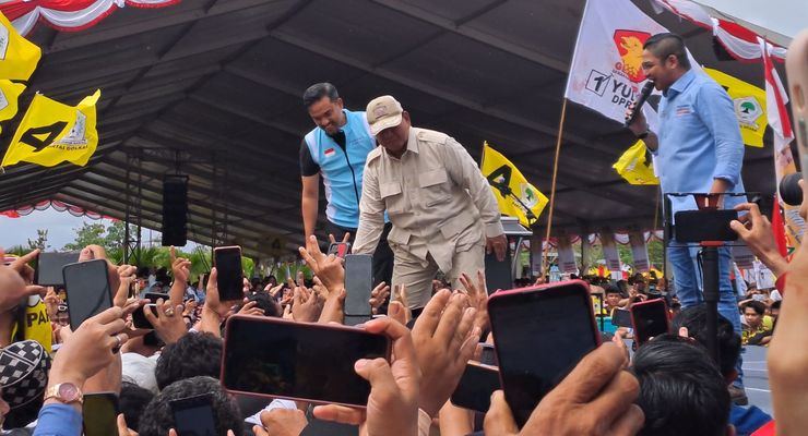 Prabowo Klaim 25.000 Orang Hadiri Kampanye di Pontianak, Nyanyi "Ojo Dibandingke"