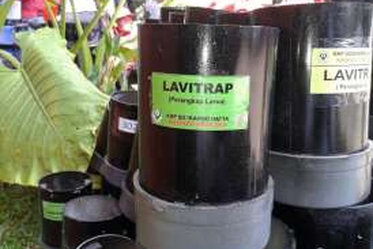 Lavitrap atau perangkap larva yang dipasang di wilayah Bandara Soekarno-Hatta, Tangerang.