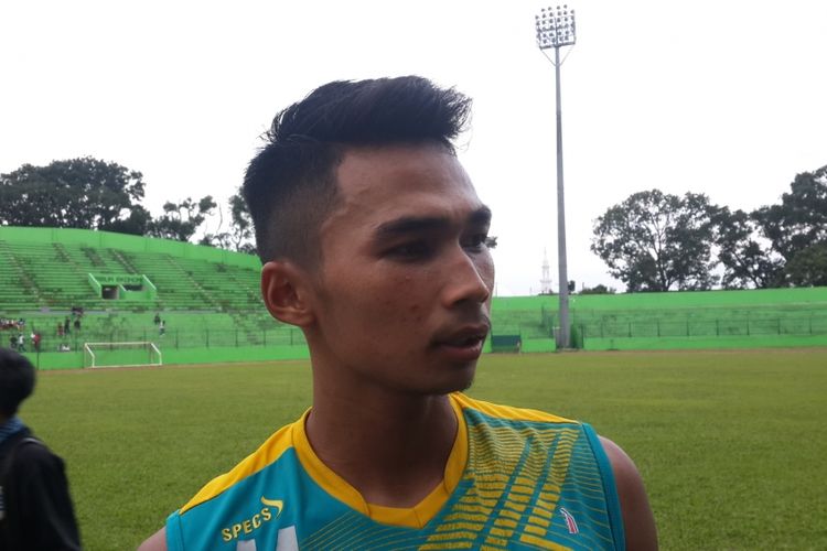 Pemain belakang Arema FC Bagas Adi Nugroho usai menjalani latihan di Stadion Gajayana, Kota Malang, Rabu (8/3/2017)