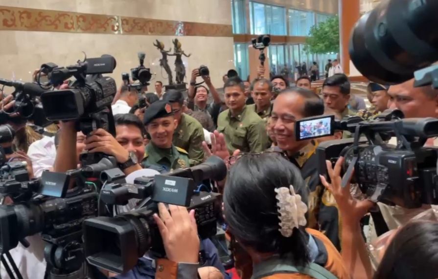 Saat Jokowi Pura-pura Jadi Wartawan lalu Hindari Sesi 