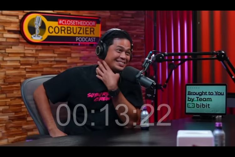 Surya Insomnia dalam kanal YouTube Deddy Corbuzier.