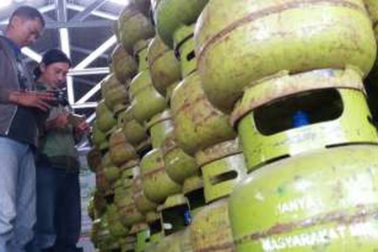 Tumpukan gas 3 kilogram mulai banyak kembali di Tasikmalaya setelah sempat mengalami kelangkaan, Rabu (24/8/2016).