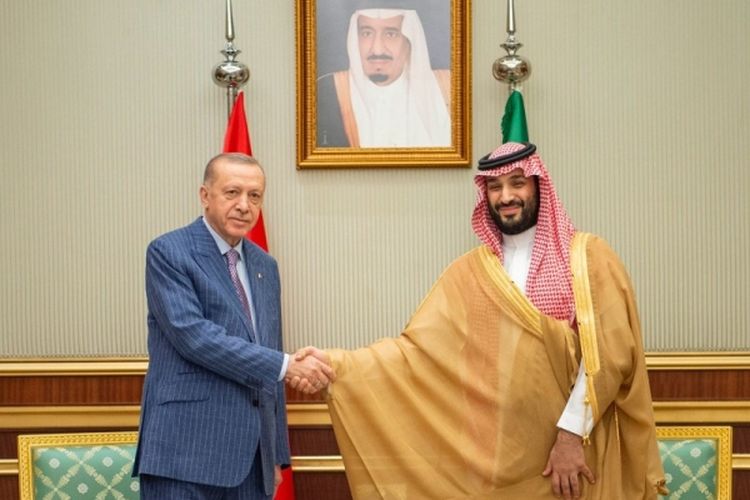 Putra Mahkota Kerajaan Arab Saudi bertemu Erdogan di Jeddah, Kamis (28/4/2022). 
