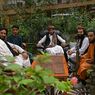 Milisi Taliban Kirim Pesan ke Negara-negara Barat: Kembalilah dengan Uang, Bukan Senjata
