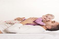 4 Alasan Mengapa Bayi Butuh Pelukan Ayah dan Ibu 
