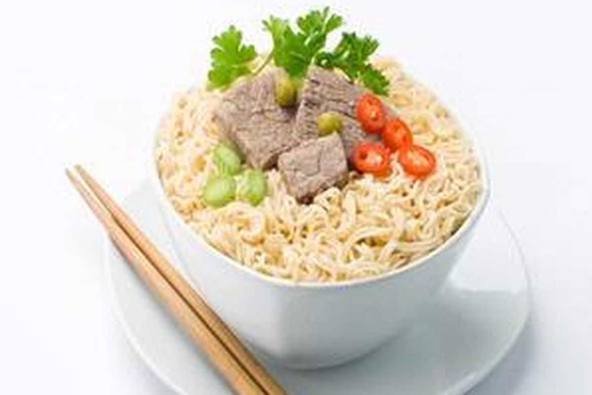 Kebanyakan makan mie instan bisa buat tubuh melar. Coba cari makanan pengganti yang sama lezatnya.
