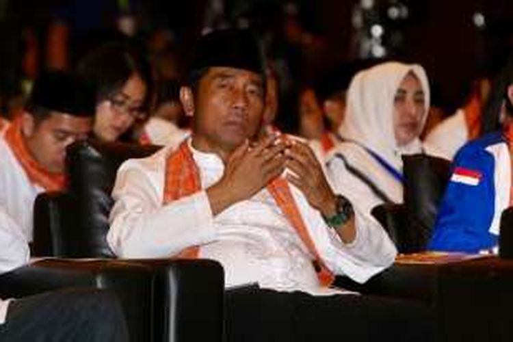 Politikus PPP, Abraham Lunggana alias Lulung, menghadiri pengundian nomor urut cagub-cawagub DKI Jakarta, di JIExpo Kemayoran, Jakarta Pusat, Selasa (25/10/2016). Ia mendukung Agus Yudhoyono-Sylviana Murni.