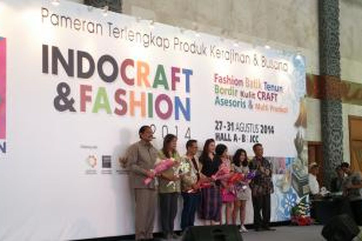 Konferensi pers pembukaan pameran Indocraft & Fashion 2014