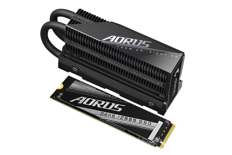 Gigabyte Aorus Gen5 12000 SSD dengan heatsink