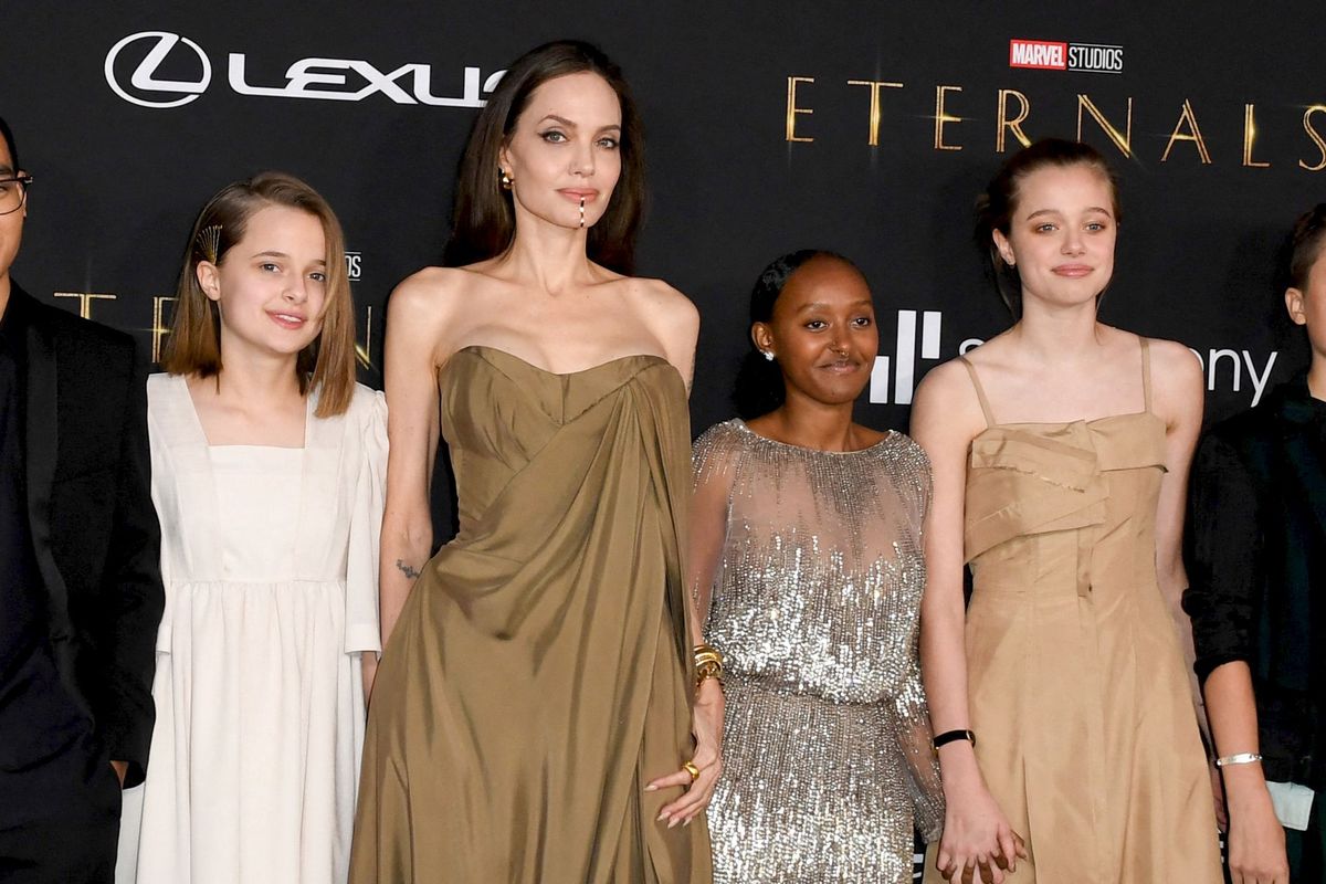 Angelina Jolie bersama anak-anaknya di acara premier film Eternal.