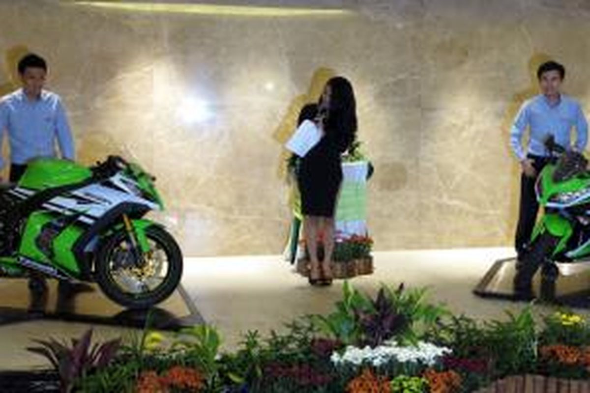 Kawasaki Ninja ZX-10R dan NInja 300 meluncur di Indonesia.