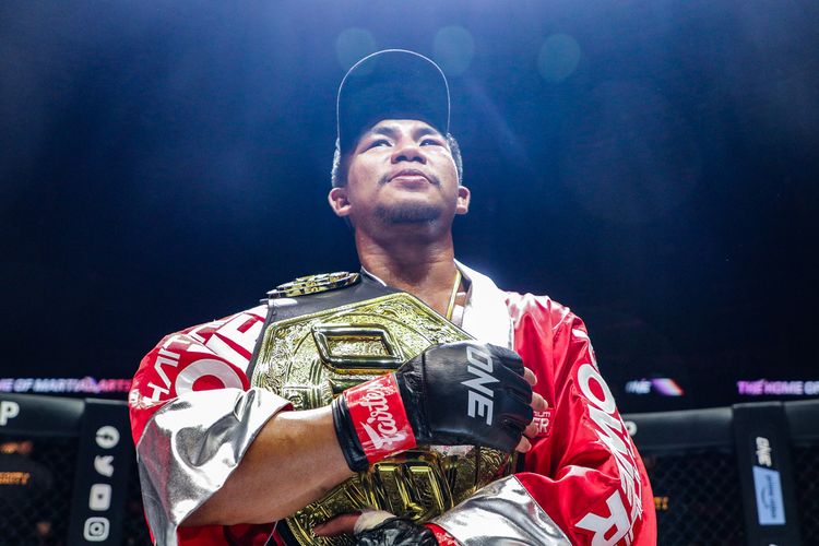Juara Dunia ONE Flyweight Muay Thai Rodtang Jitmuangnon 
