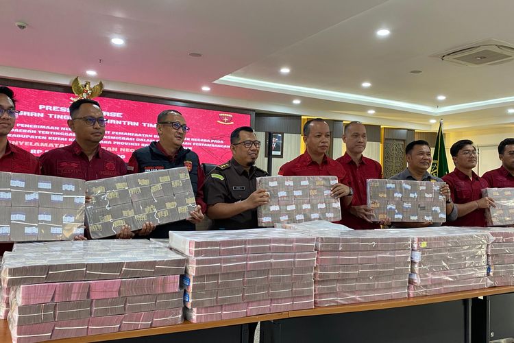 Kejati Kaltim Terima Pengembalian Rp 57,45 M dari Tersangka Korupsi Lahan Transmigrasi