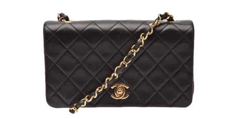 Cara paling mudah untuk membeli tas branded orisinal adalah dengan membelinya di butiknya langsung (FOTO: Quilted Chanel bag).