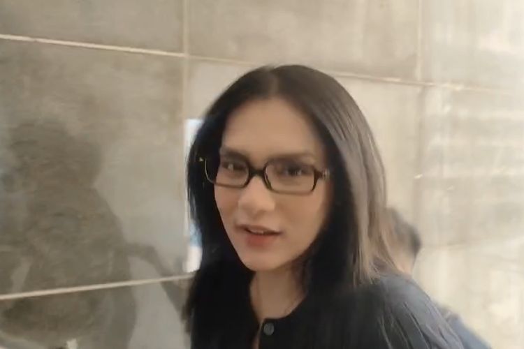 Kronologi Davina Karamoy Kerja Sama dengan Hanania Group, 2 Kali Berangkat Umrah