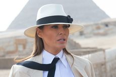 Muncul Asap di Kabin, Pesawat Melania Trump Terpaksa Putar Balik