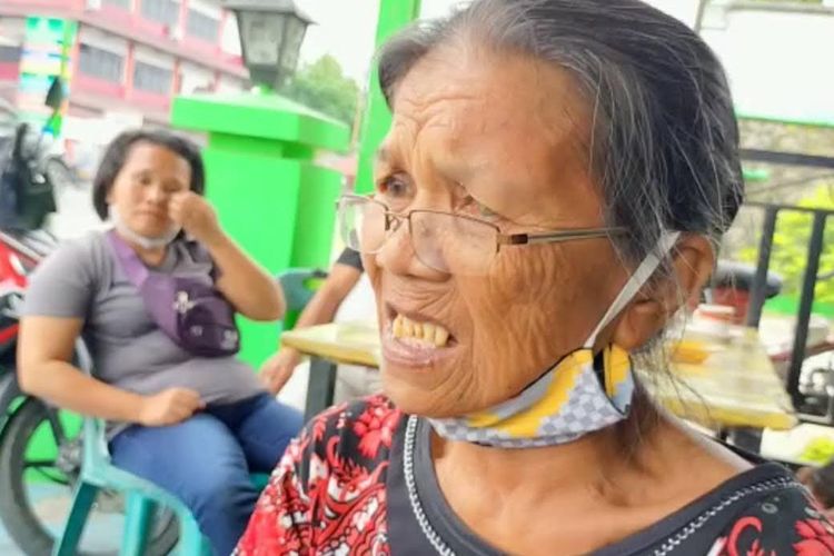 Foto: Purnama Rajagukguk warga Huta III Nagarori Silakidir, Kecamatan Huta Bayu Raja, Kabupaten Simalungun saat di kompleks Jalan Asahan, Kecamatan Siantar, Kamis (16/7/2020). 