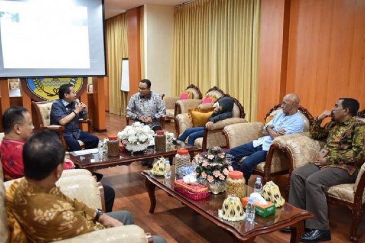 Gubernur Provinsi Sulawesi Tengah H Longki Djanggola, menerima kunjungan Gubernur DKI Jakarta Anies Baswedan di Kantor Gubernur Sulteng, Jumat (14/6/2019) sore.