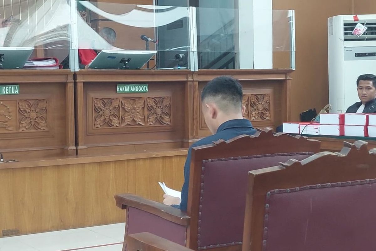 Mario Dandy satriyo (20) saat membacakan pleidoi atau nota pembelaan di ruang sidang Pengadilan Negeri Jakarta Selatan, Selasa (22/8/2023).