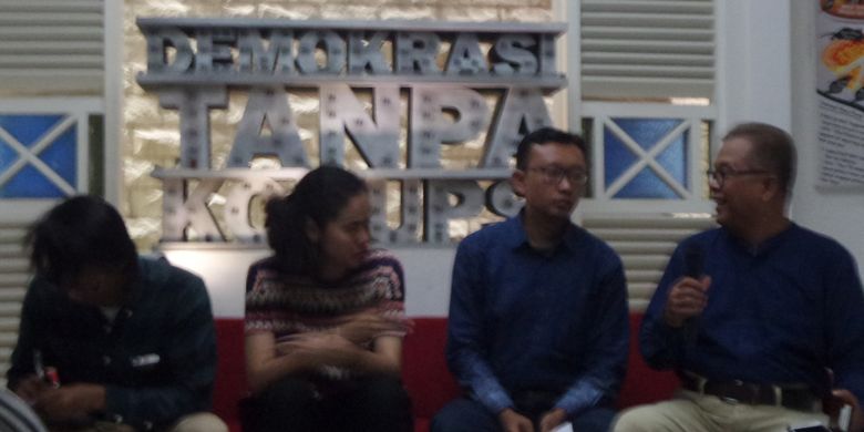 Konferensi pers tentang kasus penyerangan terhadap penyidik KPK Novel Baswedan di Kantor ICW Jakarta, Jumat (12/1/2018).