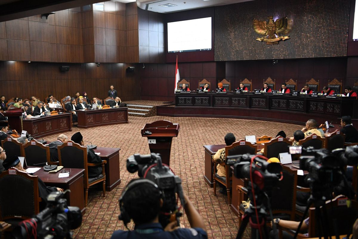 Suasana sidang Perselisihan Hasil Pemilihan Umum (PHPU)  Presiden dan Wakil Presiden 2019 di Gedung Mahkamah Konstitusi, Jakarta, Kamis (27/6/2019). Sidang tersebut beragendakan pembacaan putusan oleh majelis hakim MK.