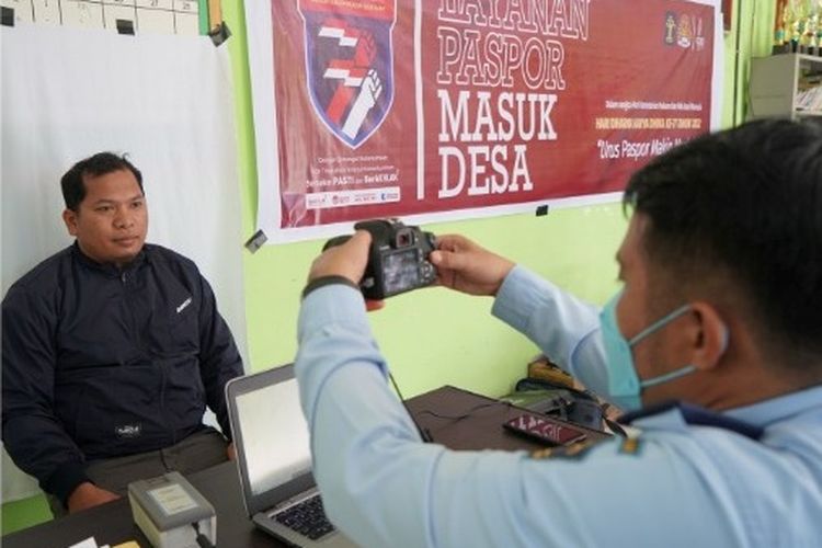 Kantor Imigrasi Kelas III Non TPI Palopo, melakukan pelayanan paspor selama 2 hari dalam bentuk “Layanan Paspor Masuk Desa yang dilakukan di Desa Padang Kalua, Kecamatan Bua, Kabupaten Luwu, Sulawesi Selatan, Rabu (20/7/2022).