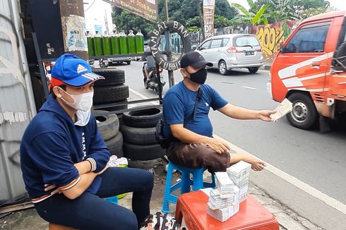 Cerita Penjual Jasa Penukaran Uang Jalanan, Nekat di Tengah Pandemi demi Kejar Rezeki