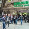 Adang Penyegelan, Ribuan Orang Kerumuni Pintu Gerbang Kebun Binatang Bandung